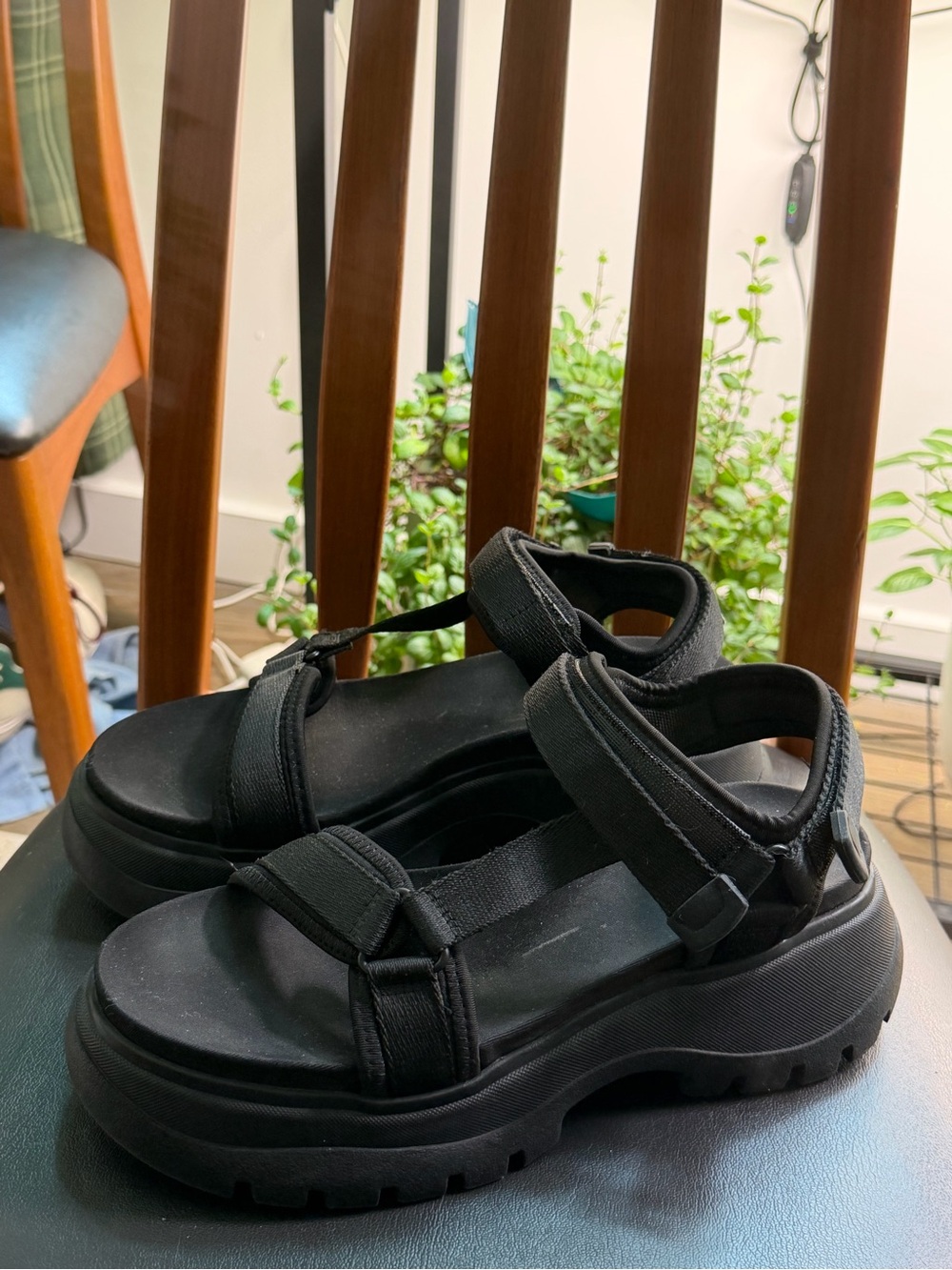 Zara Black Chunky-Strap Platform Sandals - Picture 3 of 8
